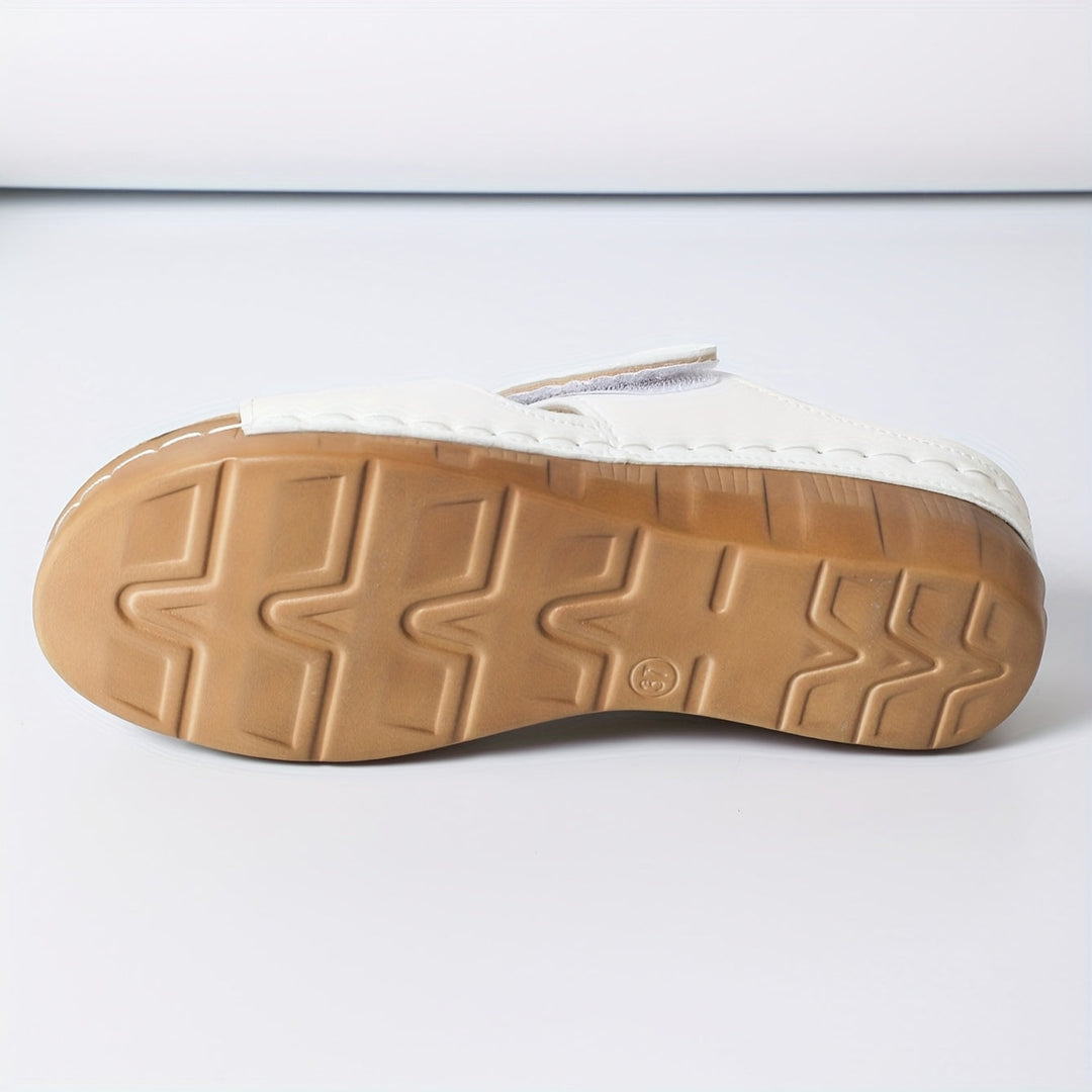 Sandales en cuir olive à la coupe ergonomique – Maison Claire et Sylvie