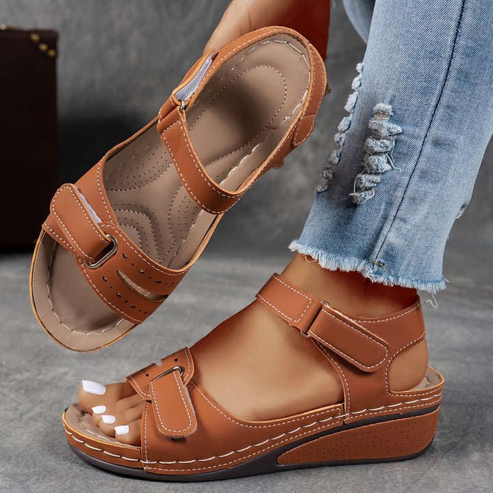 **Sandales Orthopédiques Celima en Cuir Luxe - Élégance et Confort**